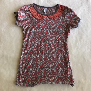 Urban Outfitters Women’s tee w/ Pattern